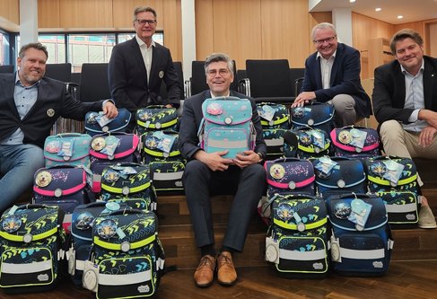 Schulranzen-Aktion der Kiwanis für bedürftige Kinder