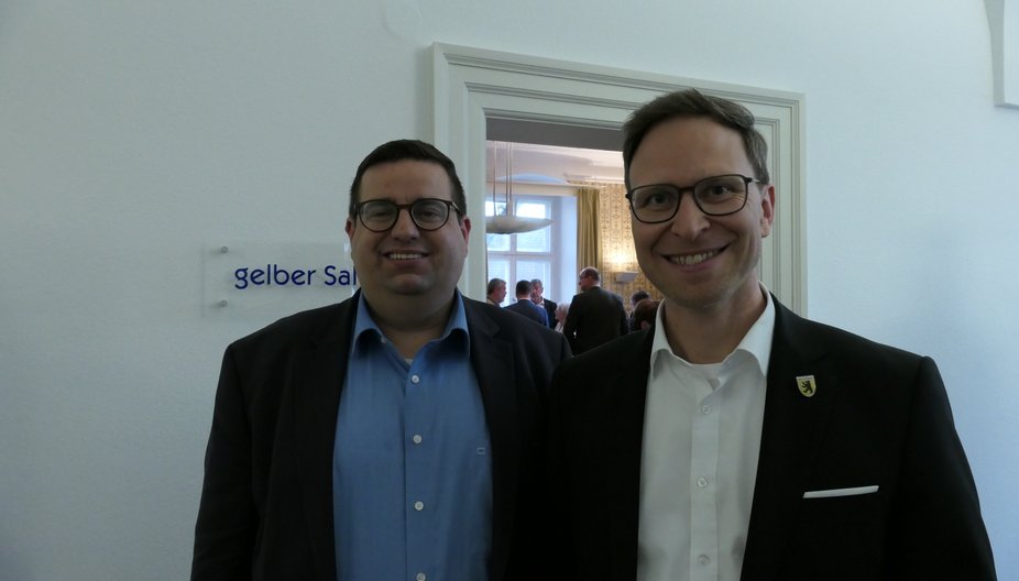 04.05.2023:Bürgermeister Jan Albicker (Weilheim) und Bürgermeister Alexander Schönemann (Bernau)