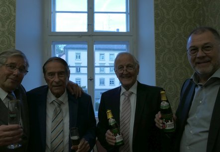von links: Altkreisrat Robert Schalk, Altkreisrat Hans Studinger, Landtagspräsident a.D. Peter Straub, Journalist Alfred Zimmermann
