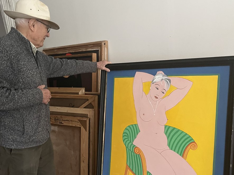 Anthony Piper mit Bild Frau auf grünem Stuhl