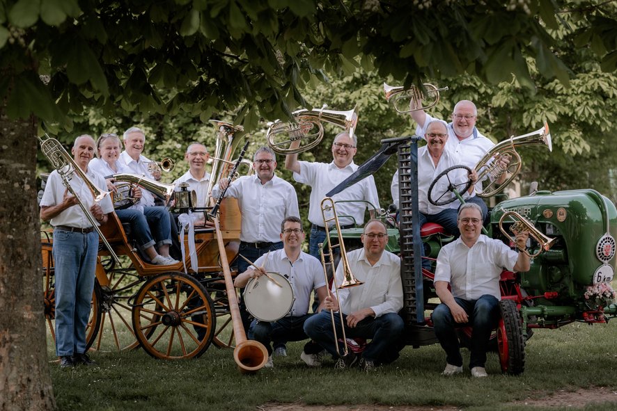 Sommerkonzerte im Hüsli-Garten mit Schlüchttal-Akkordeon-Orchester und Höfmusik