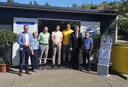 Gebrauchtwaren bleiben im Kreislauf – Landrat Dr. Kistler eröffnet Wertstoffoase in Küssaberg