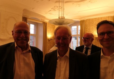 von links: Erster Landesbeamter Jörg Gantzer, Kreisrat Rolf Schmidt, Bürgermeister Alexander Schönemann