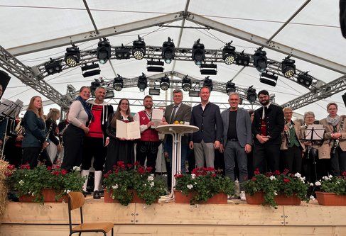 Trachtenkapelle Niederwihl mit Pro-Musica-Plakette ausgezeichnet